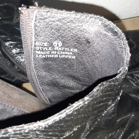 Mens size 11 black Banana Blues rattler low cut zipper boots. - Picture 8 of 8